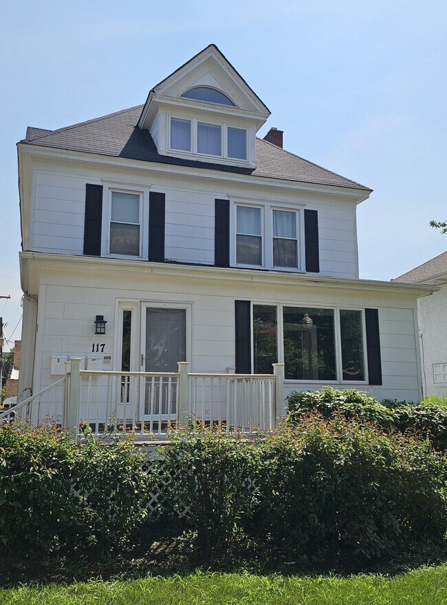 Building Photo - 117 N West St