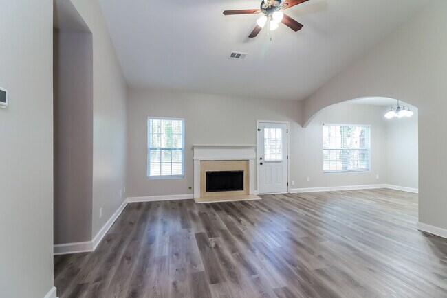 Foto del edificio - 2528 Fairway Cir SW