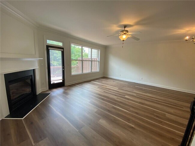 Foto del edificio - 3231 Greenwood Oak Dr