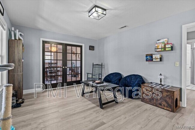 Foto del edificio - 209 E Mcgowan St