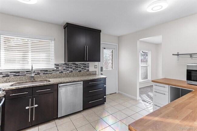 Foto del edificio - 22582 Winfield Rd