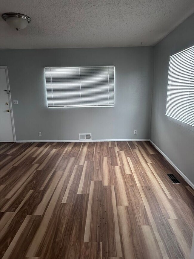 Foto del edificio - Available Now! 1/2 month free rent!