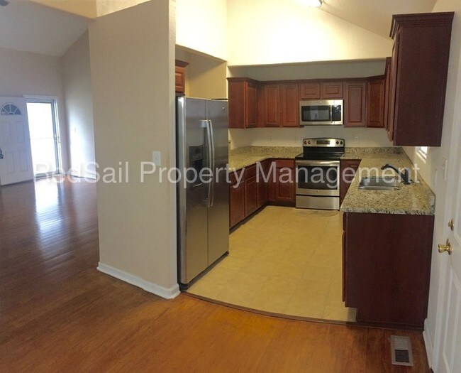 Building Photo - 1426 Des Moines Ave