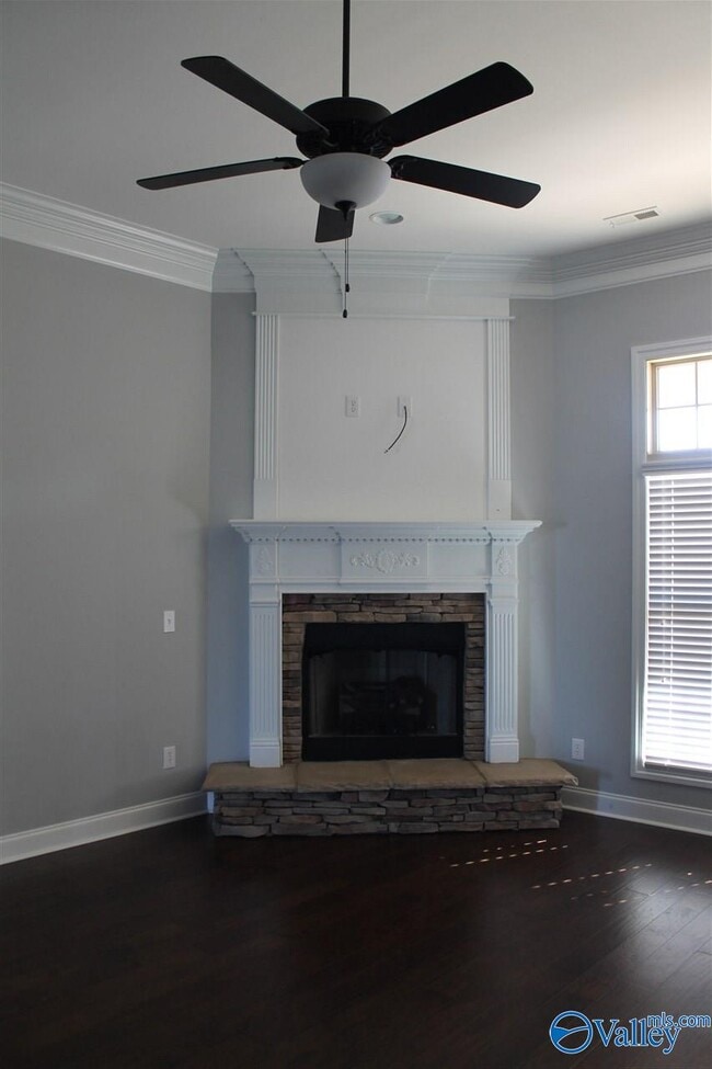 Foto del edificio - 129 Shalerock Dr