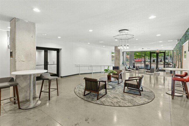 Foto del edificio - 1800 E 4th St