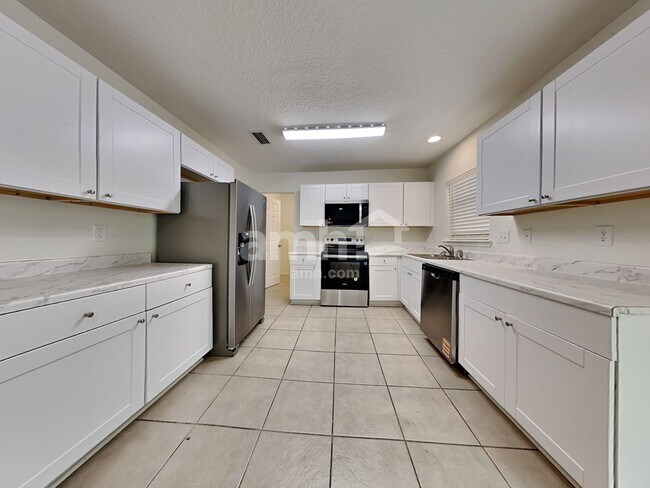 Foto del edificio - 2360 Cherokee Cove Trl