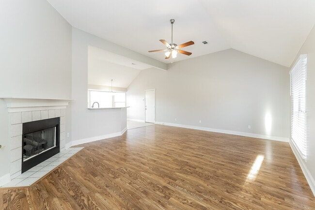 Building Photo - 25 Oakridge Cove