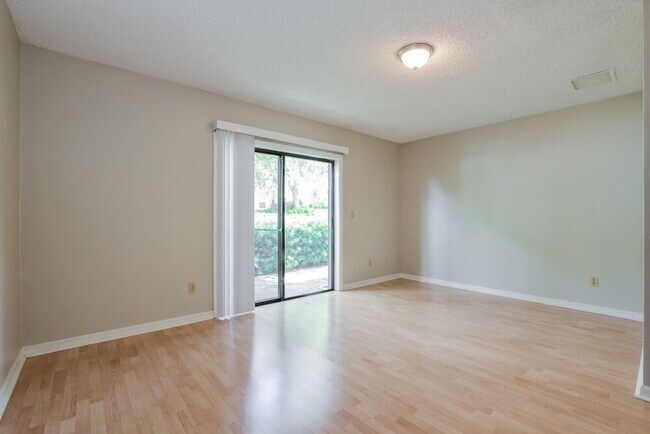 Foto del edificio - 1566 Golfside Village Blvd