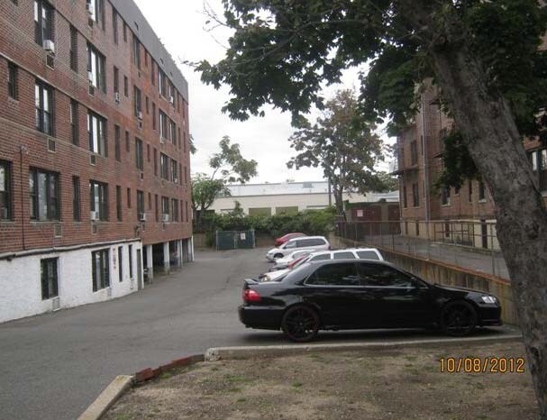 Building Photo - 164 Pine St