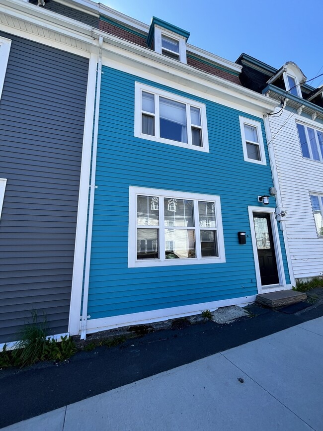 Building Photo - 39 Mullock St