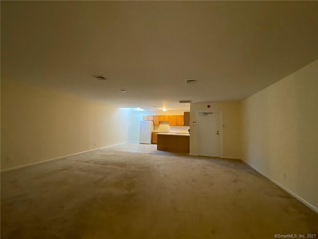 Building Photo - 1481 Southford Rd
