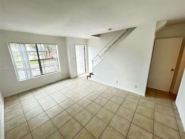Foto del edificio - 4817 NW 9th Dr