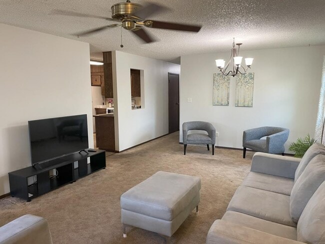 Building Photo - 701 43rd Ave