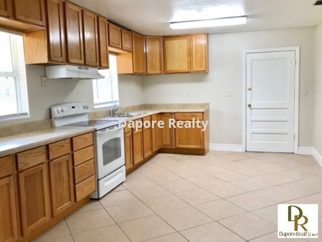 Foto del edificio - 2655 Magnolia Ave