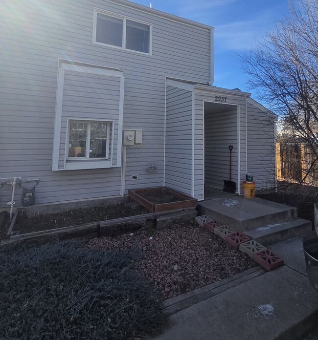 Building Photo - Charming 2-Story Home with Huge Sunroom – Prime South Denver Location!