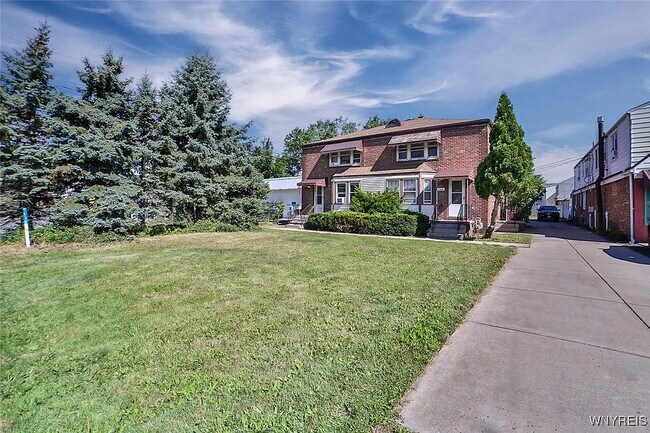 Building Photo - 660 Cleveland Dr