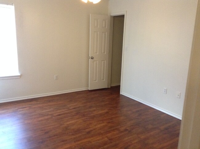 Foto del edificio - 523 N Clinton Ave