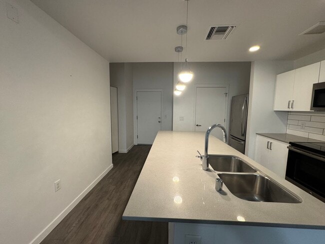 Photo - LUXURY CONDO IN DOWNTOWN PHOENIX