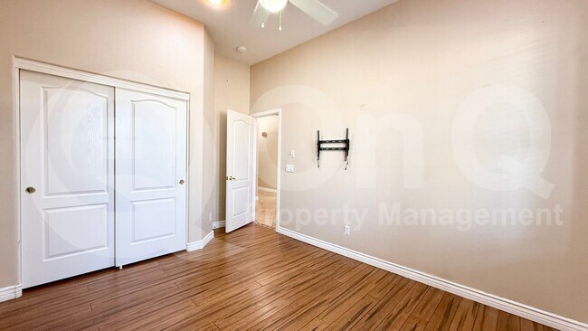 Building Photo - 373 W Carob Dr