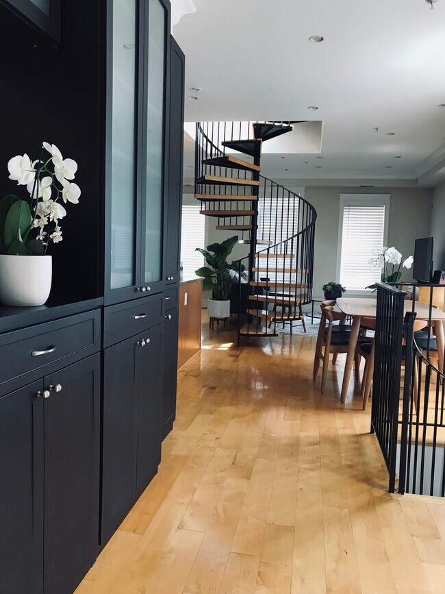 Foto del edificio - 703 6th St NW