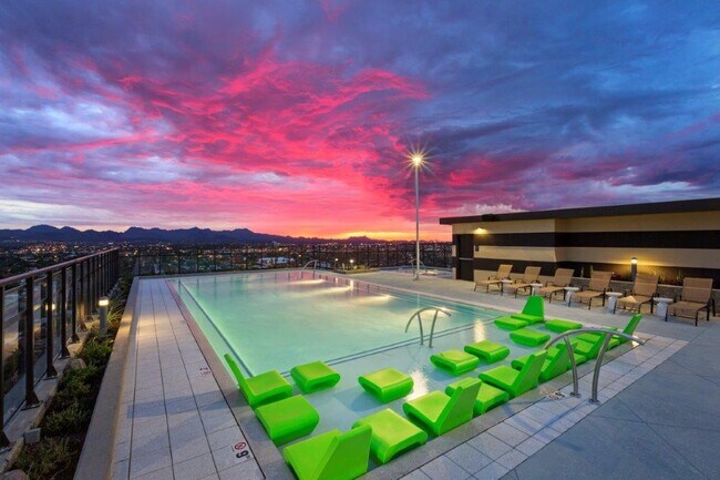 U of A student housing BEST POOL - Yugo Tucson Campus