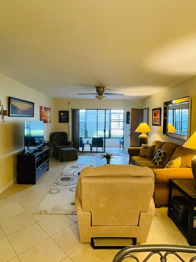 Foto del edificio - Palm Colony Indialantic, ground floor full furnished unit