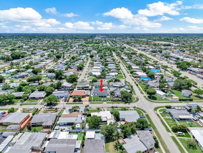 Building Photo - 4040 SW 108th Ave