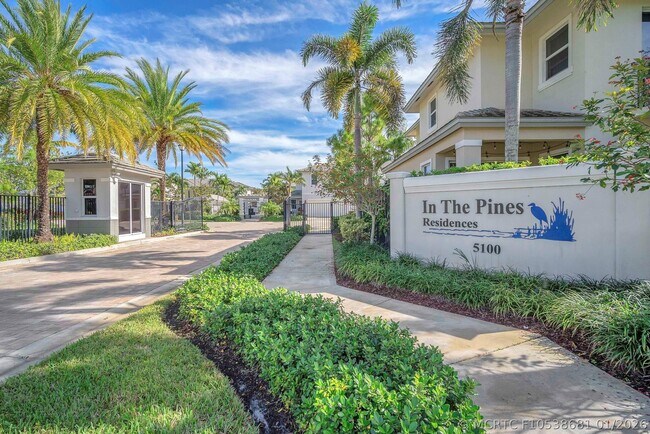 Foto del edificio - 6947 Pines Cir