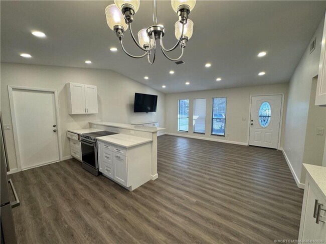 Foto del edificio - 981 SW Bay State Rd