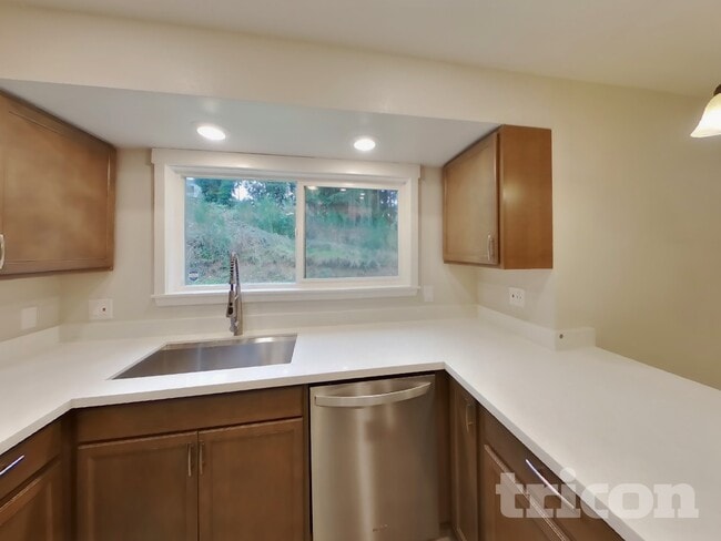 Building Photo - 4911 64th Ave W