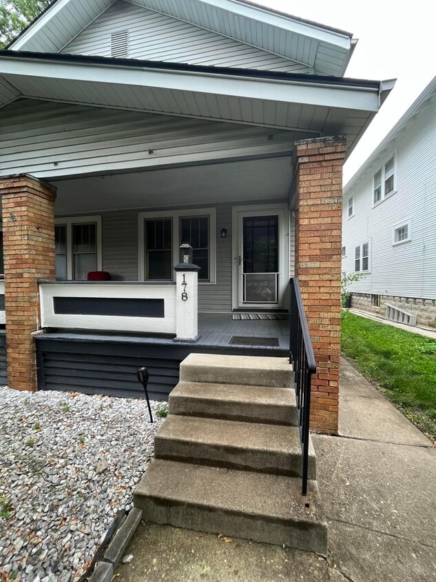 Primary Photo - 178 W Weber Rd