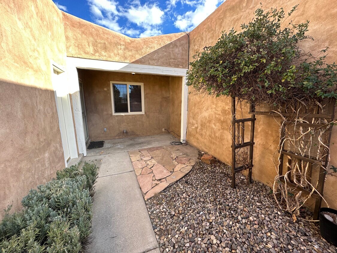 1644 Moon St NE, Albuquerque, NM 87112 Townhome Rentals in