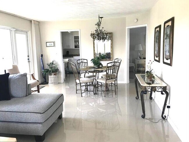 Building Photo - 3201 SE 12th St