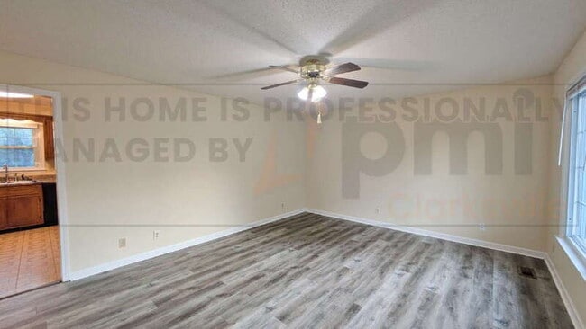 Foto del edificio - 3388 Oak Park Dr