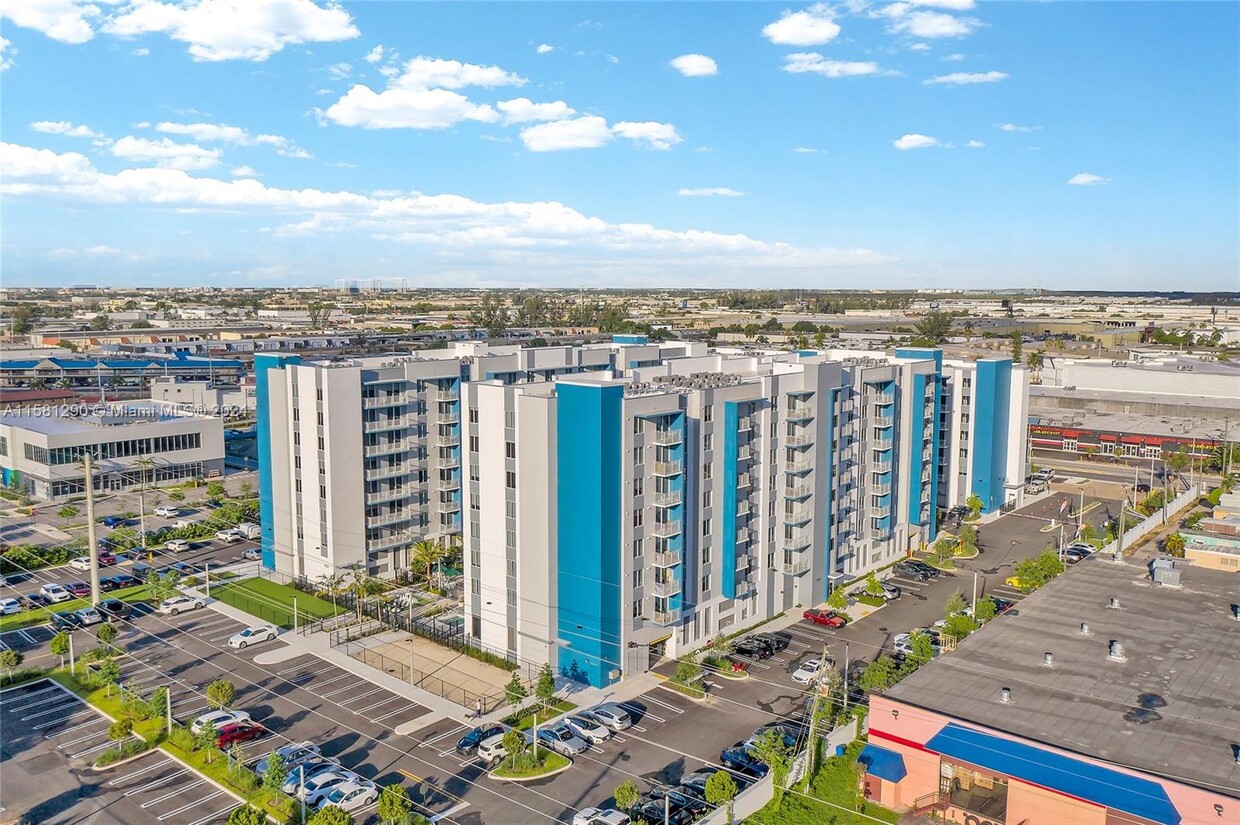 Foto principal - 3001 W 16th Ave