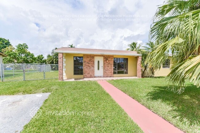 Building Photo - 10805 SW 142nd Ln