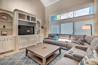 Building Photo - 12500 Melville Dr