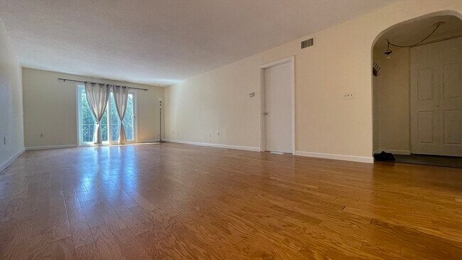 Foto del edificio - 3 Shadowbrook Ln