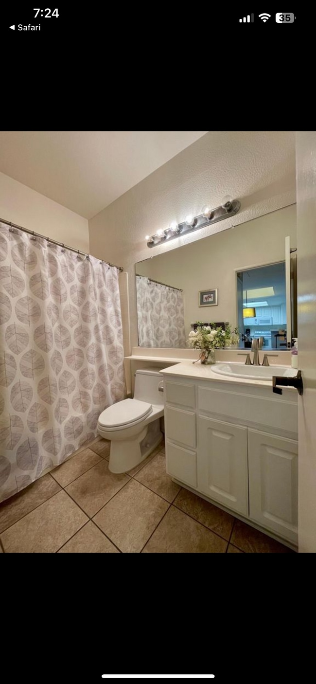 Building Photo - 2220 Camino de la Reina