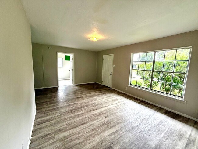 Foto del edificio - 4-Bedroom in Skyline Park
