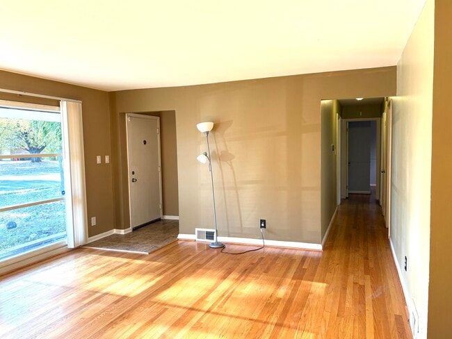 Foto del edificio - 27160 Spring Arbor Dr