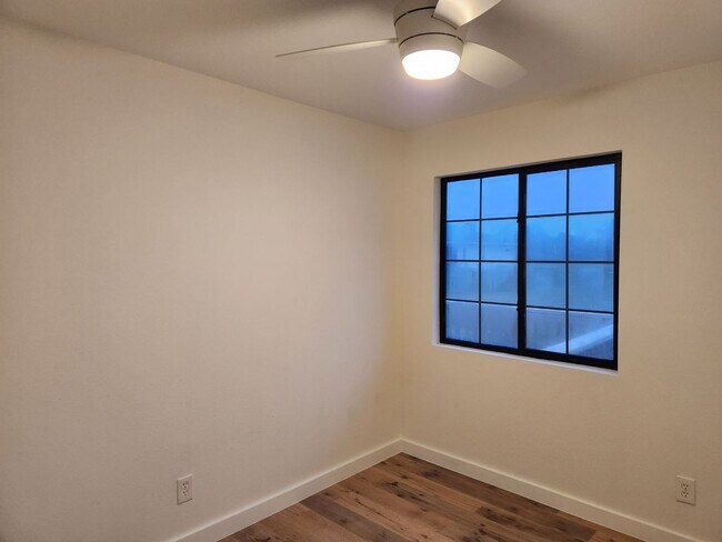 Foto del edificio - Cozy 3BR 1BA House Near Buckingham Area Move In Special 50% off First Month