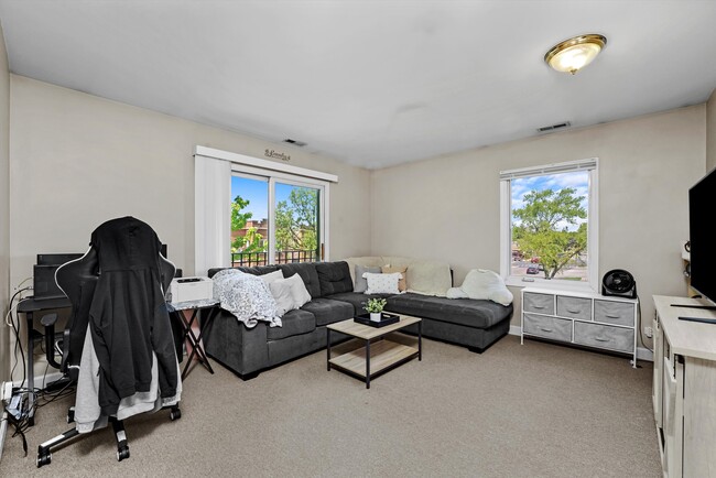 Building Photo - 3423 Ridgeland-304