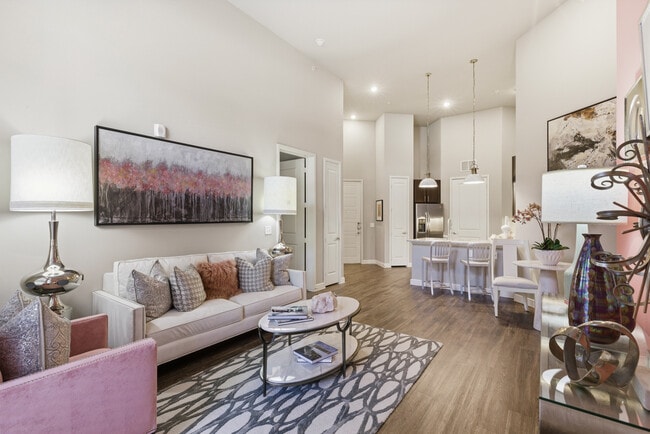 2 habitaciones, 2 baños - 1137 pies cuadrados - Sala de estar - Capitol at Stonebriar