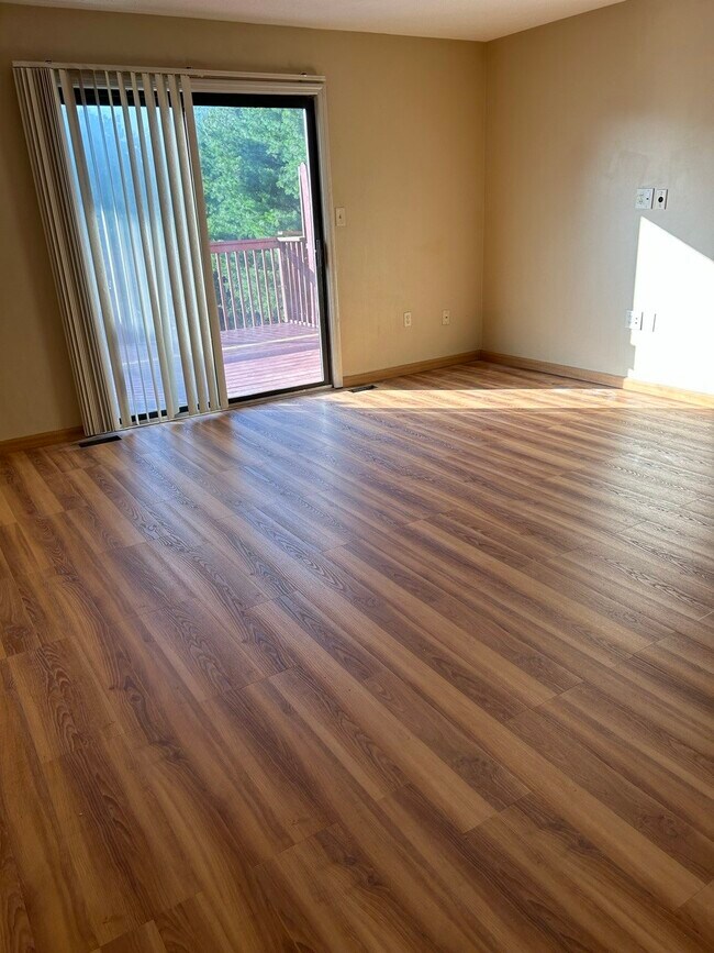 Foto del edificio - 225 Woodhaven Dr