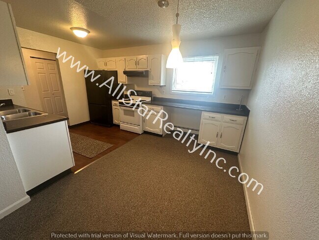 Foto del edificio - 8110 E 16th Ave