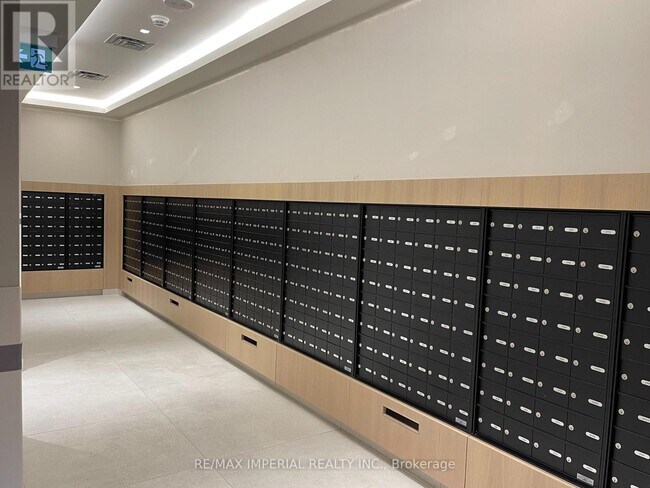 Building Photo - 5 Defries St