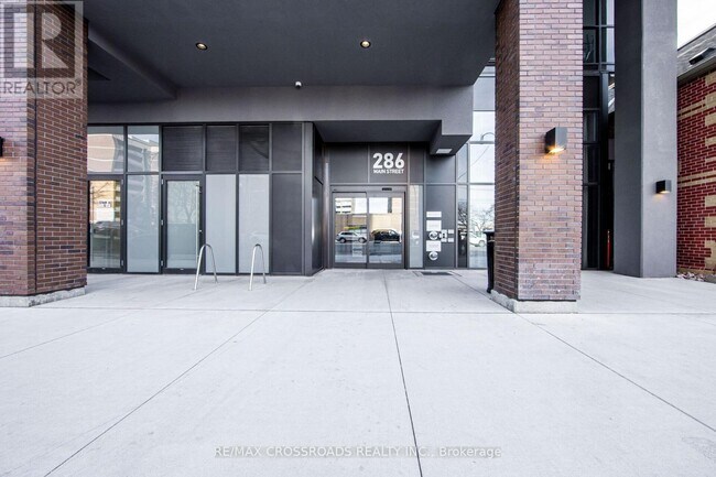 Photo du bâtiment - 286-2286 Main St