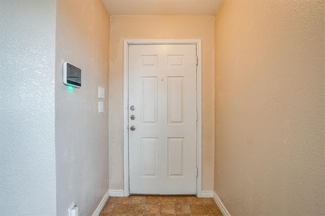 Building Photo - 14024 Esperanza Dr
