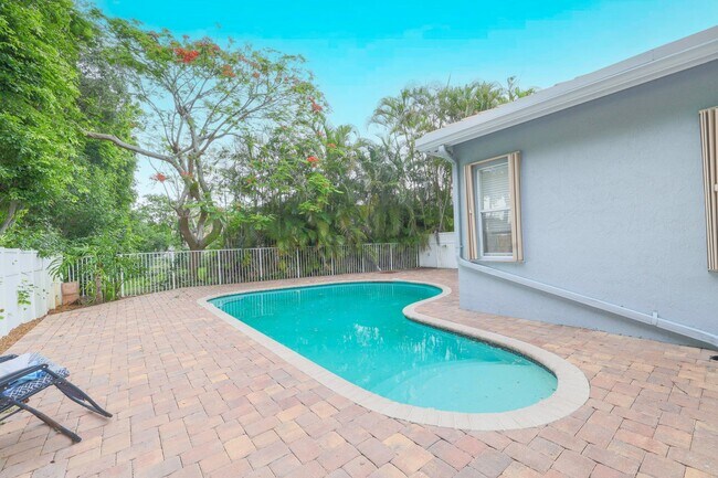 Building Photo - 6862 Houlton Cir